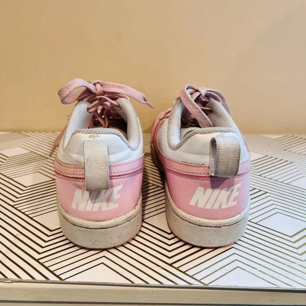 🔥Nike Pink and White Sneakers🔥